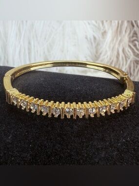 Gorgeous Goldtone, clear CZ bling bangle bracelet